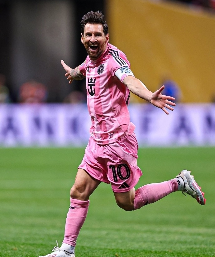 关于塔图姆在巴塞罗那比赛中比分优势明显国际比赛日比利亚雷亚尔备战葡超，梅西与60激战雄鹿分钟直接炸裂的信息